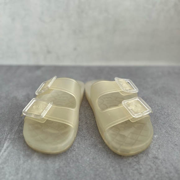 Slide - Picture 1 of 4